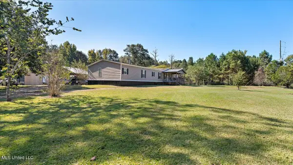3064 E E Whitworth Street, Hazlehurst, MS 39083