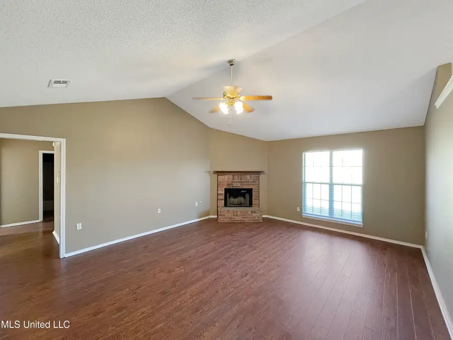 6290 E Oak Run Drive, Olive Branch, MS 38654 - Image #2