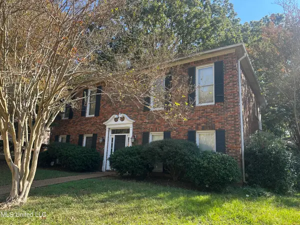 43 S Crownpointe Drive, Jackson, MS 39211