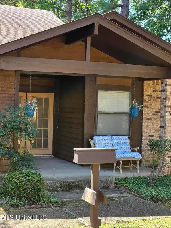 6 Shore Drive, Clinton, MS 39056