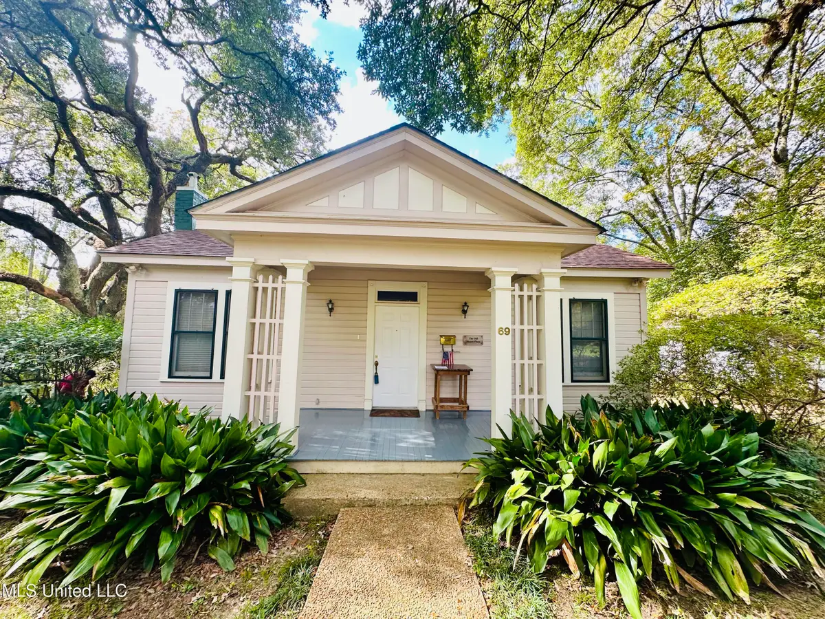 69 Linden Drive, Natchez, MS 39120 - Image #1