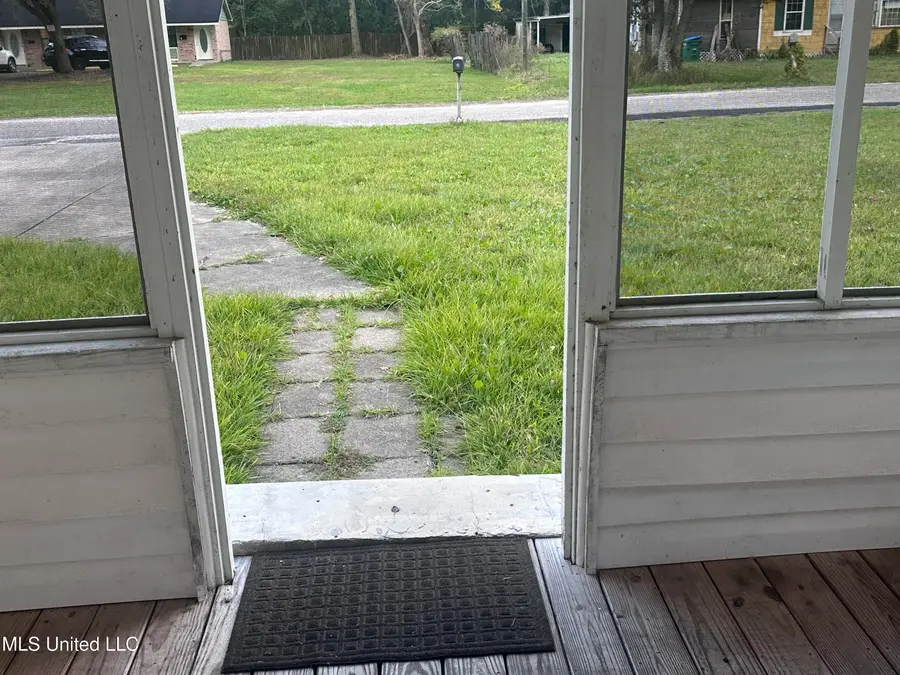 4415 Lynx Avenue, Pascagoula, MS 39581 - Image #2