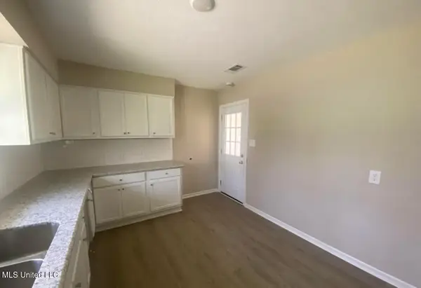 702 Cooper Road, Jackson, MS 39212