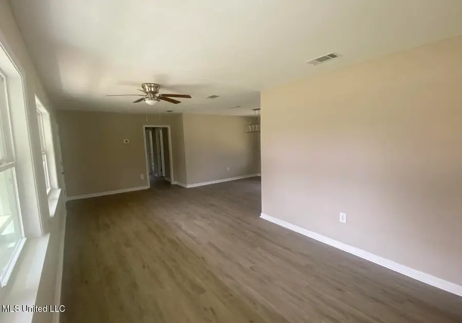 702 Cooper Road, Jackson, MS 39212 - Image #3