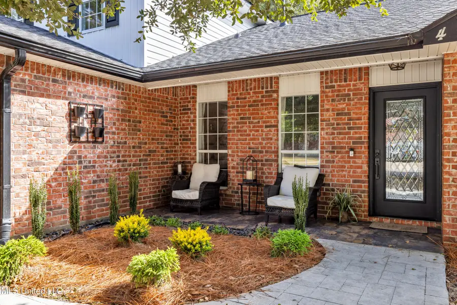4 N Lakeview Drive, Ocean Springs, MS 39564 - Image #2