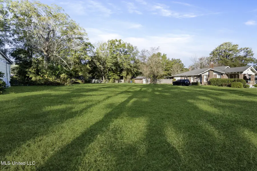 219 S 23rd Avenue, Hattiesburg, MS 39401 - Image #2
