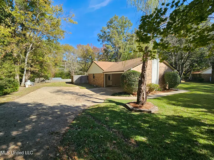 102 Magnolia Circle, Vicksburg, MS 39180 - Image #2