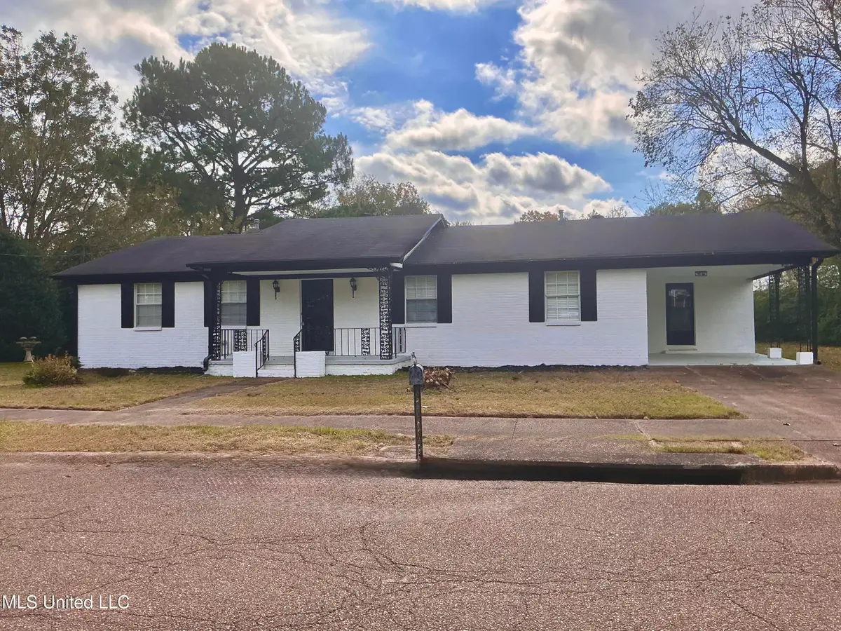512 Saint Paul Avenue, Senatobia, MS 38668 - Image #1