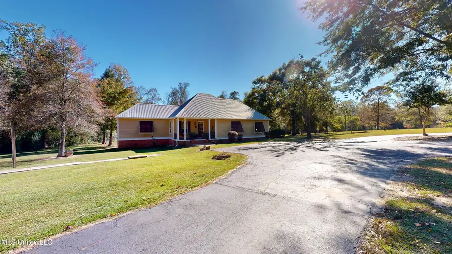 121 Tripp Lane, Carriere, MS 39426 - Image #2