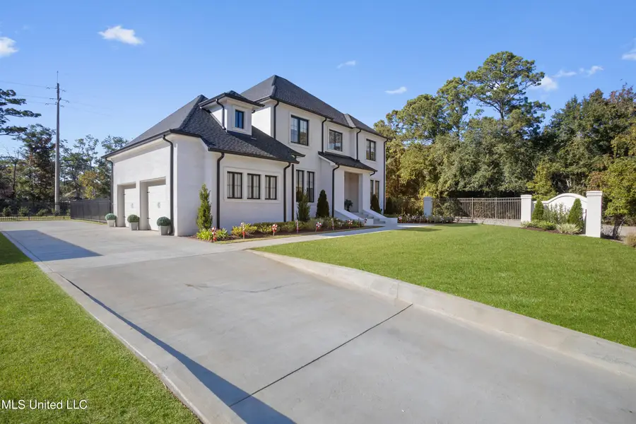 699 Savannah Estates Boulevard, Biloxi, MS 39532 - Image #3