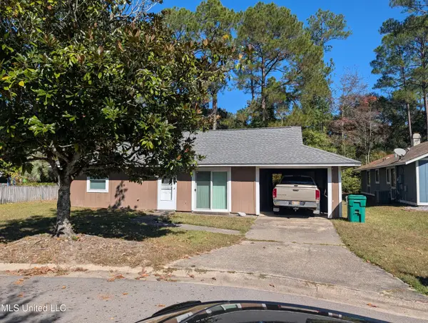 6 Stag Court, Diamondhead, MS 39525