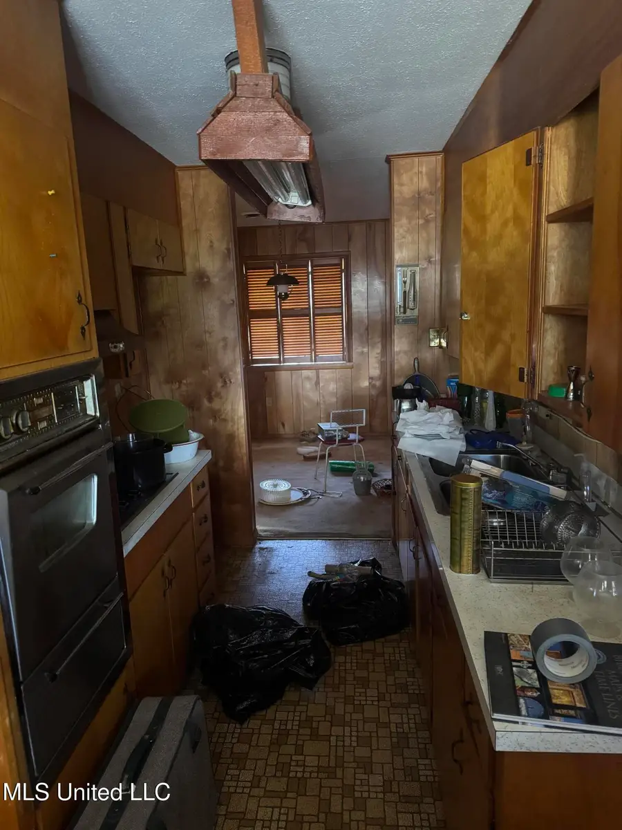 3317 Longwood Drive, Jackson, MS 39212 - #3