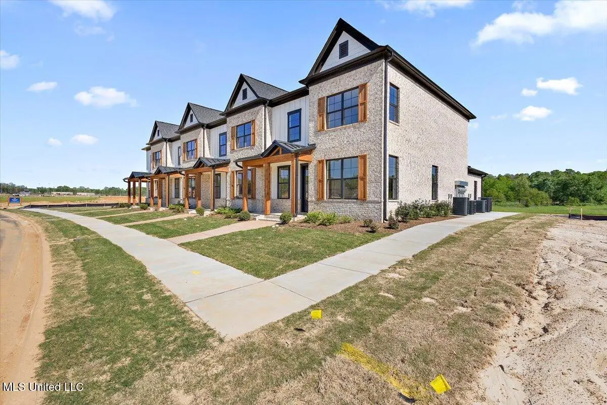 717 Bolivar Drive, Nesbit, MS 38651 - Image #1