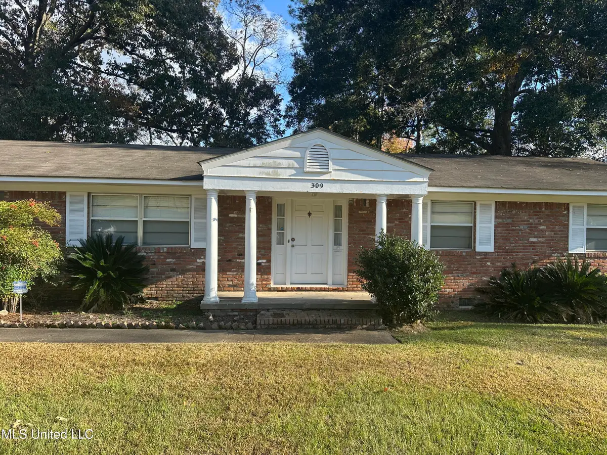 309 S Shields Lane, Natchez, MS 39120 - Image #1