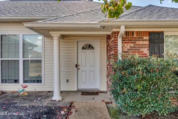 217 White Oak Place Place, Pearl, MS 39208