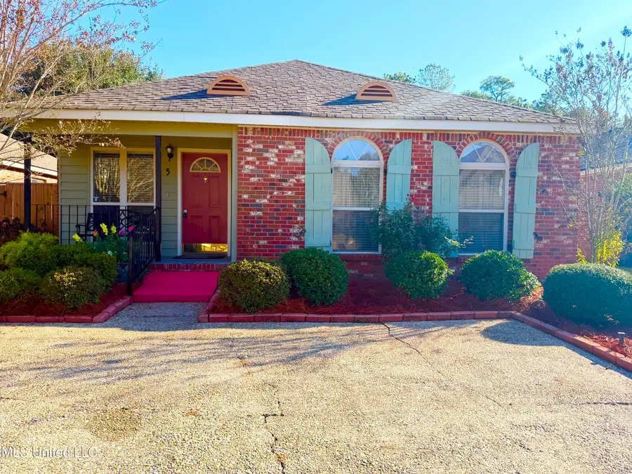 5 Bridgefield Court, Hattiesburg, MS 39402 - Image #2