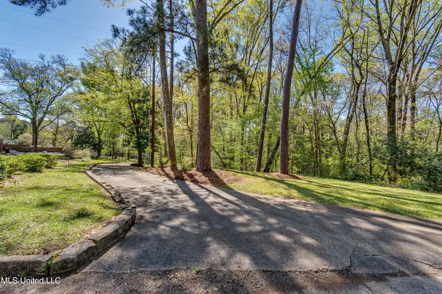 200 Ridge Drive, Jackson, MS 39216 - Image #2