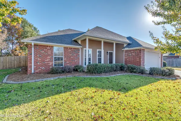 208 Woodgreen Cove, Flowood, MS 39232