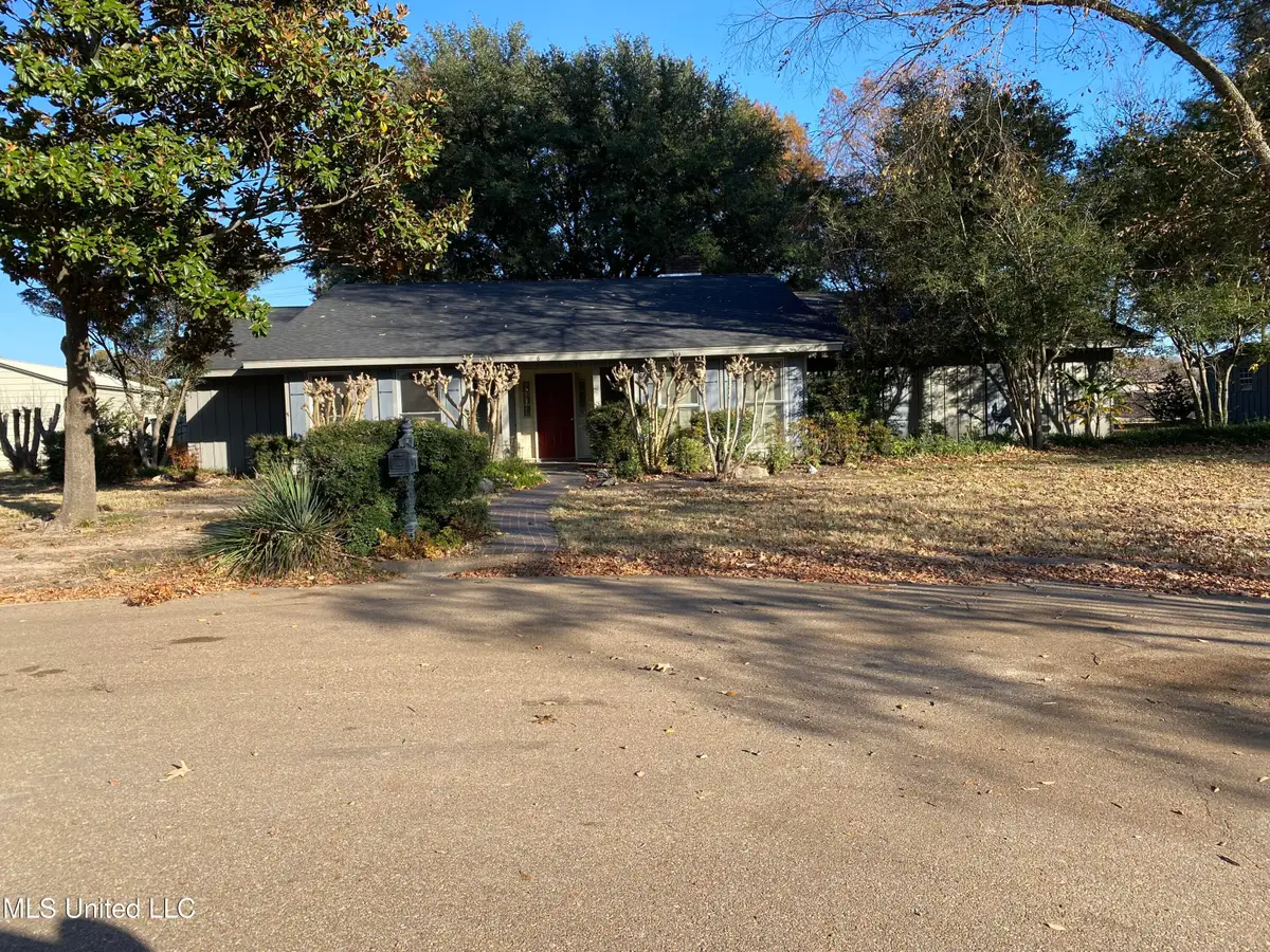 622 S Aubrey Circle, Greenwood, MS 38930 - Image #1