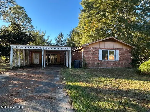2419 Avenido Del Pinar Street, Gautier, MS 39553