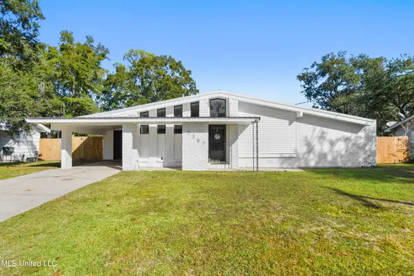2507 Ridgewood Road, Ocean Springs, MS 39564