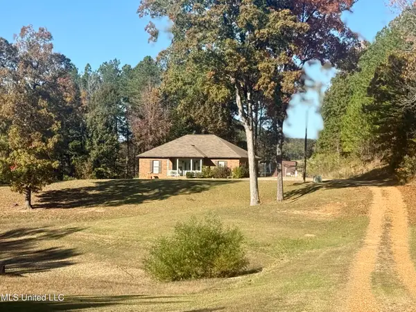300 Deer Hollow Road, Grenada, MS 38901
