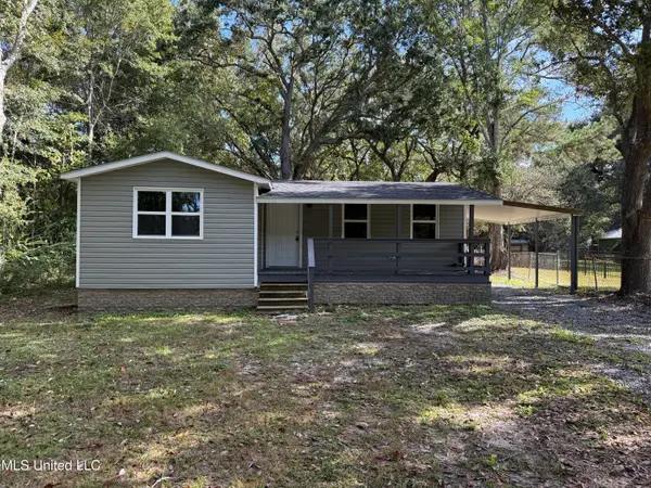 1528 Ladnier Road, Gautier, MS 39553
