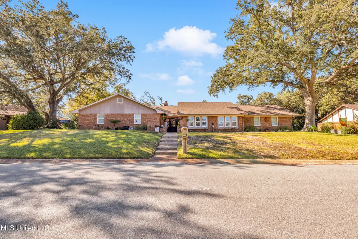 425 Woodland Park Drive, Biloxi, MS 39531 - Image #1