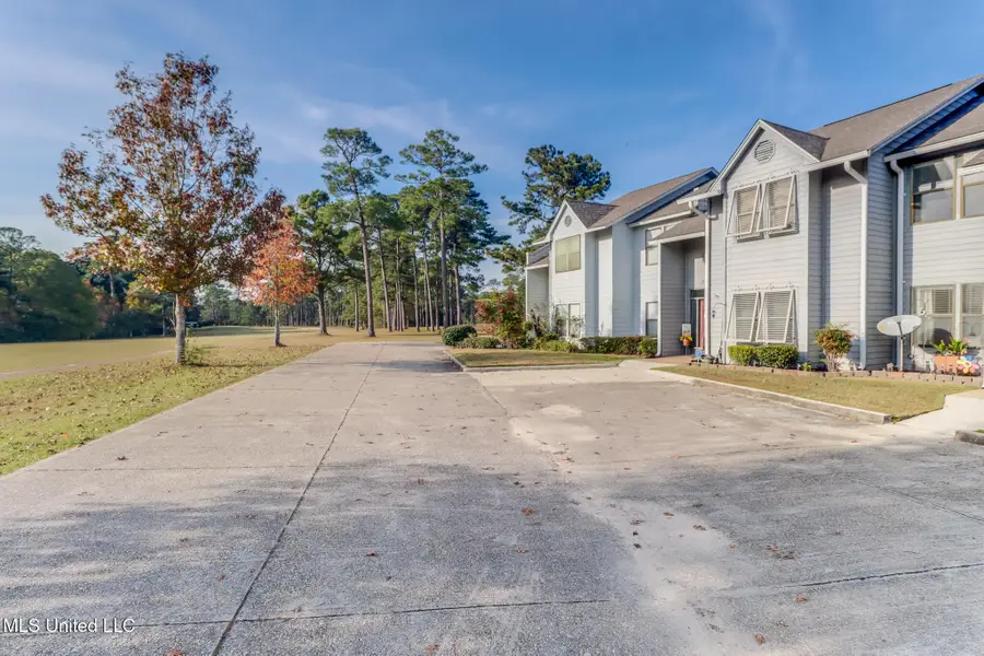 8123 Fairway Villa Drive, Gautier, MS 39553 - Image #2
