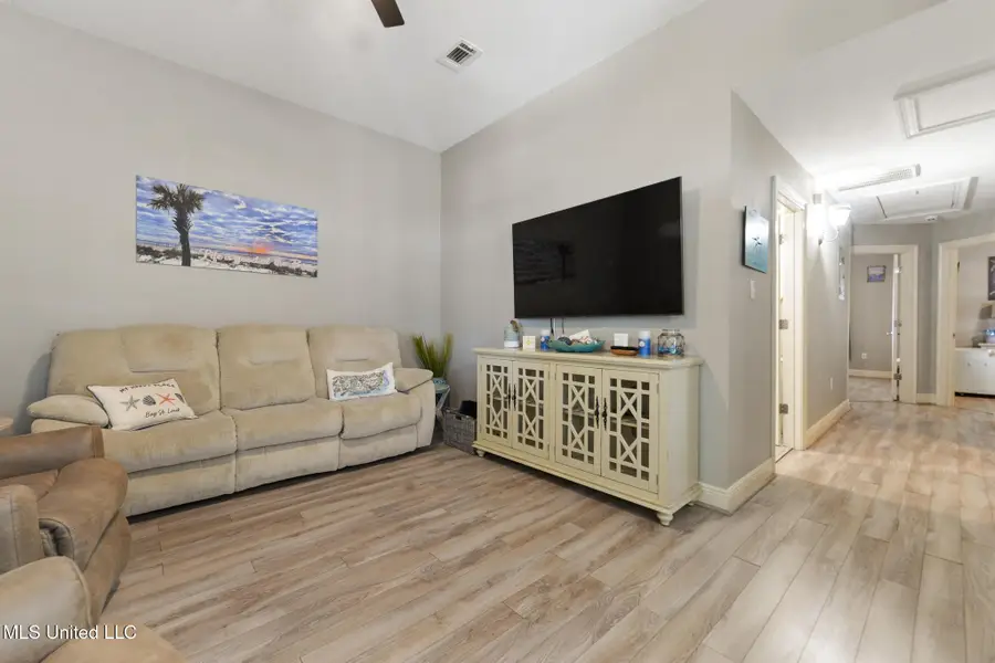 699 Dunbar Avenue, Bay Saint Louis, MS 39520 - Image #3