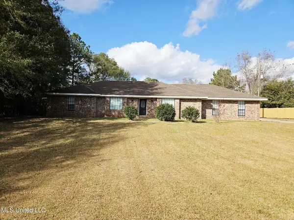 1064 Lake Shore Road, Hattiesburg, MS 39401