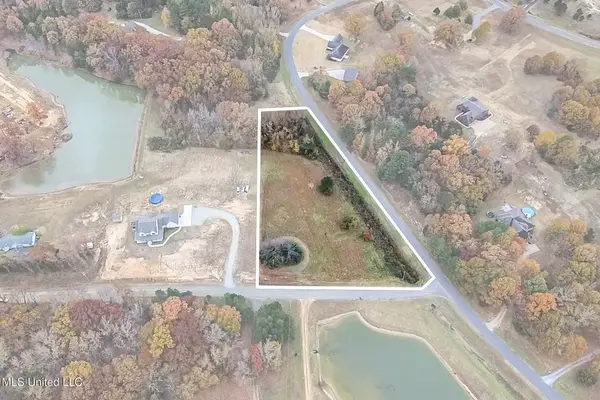 14367 Valley View Cove, Byhalia, MS 38611