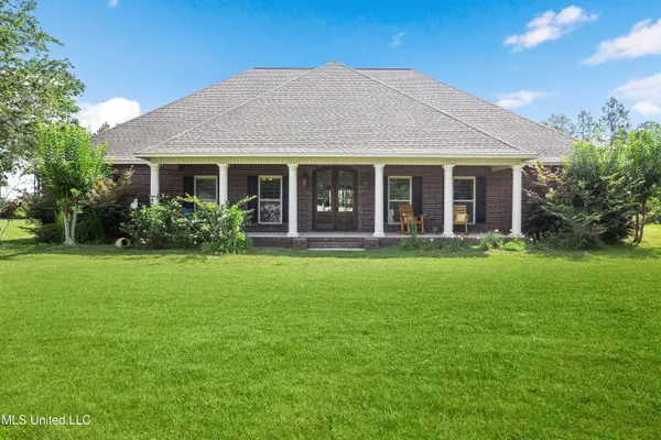 7414 Fountainbleau Road, Ocean Springs, MS 39564