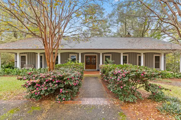 4166 Dogwood Drive, Jackson, MS 39211