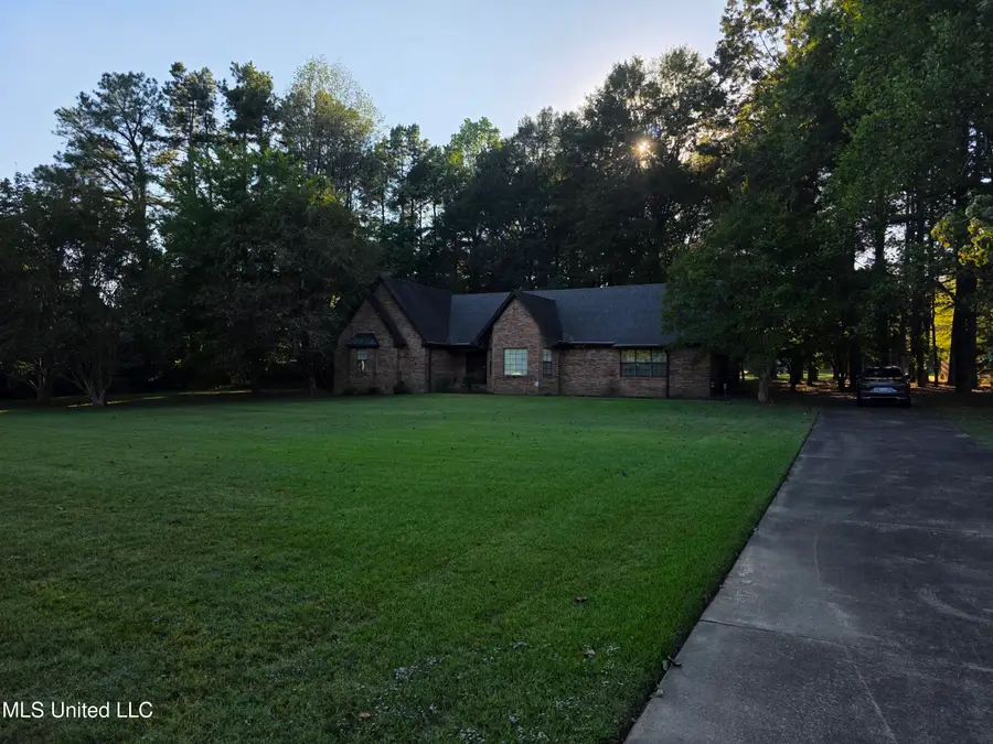 8625 Deer Creek Circle, Olive Branch, MS 38654 - Image #2