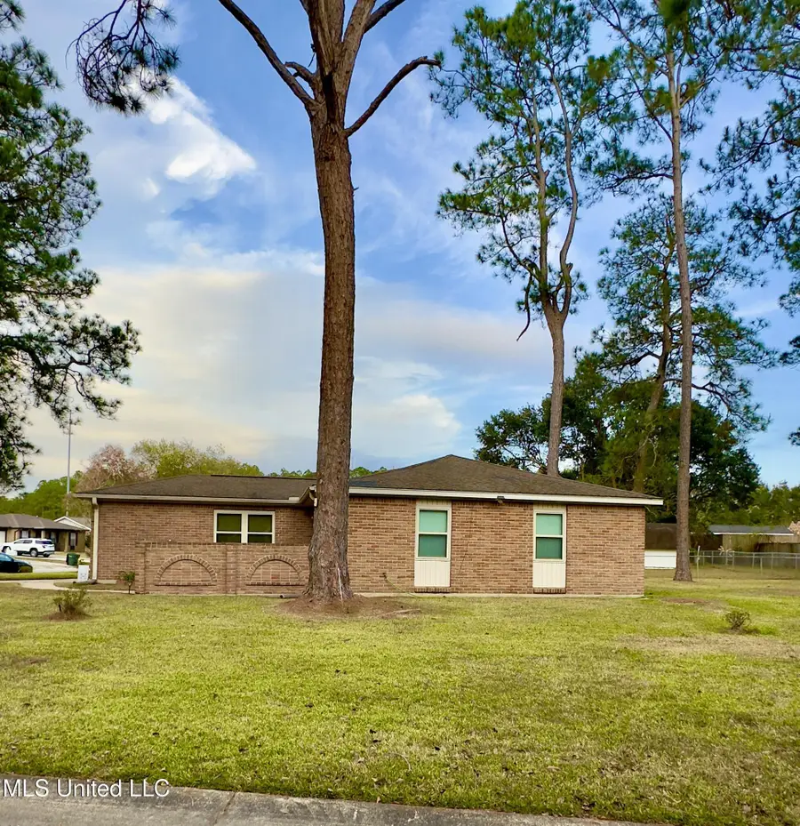 15217 Lawton Drive, Biloxi, MS 39532 - Image #2