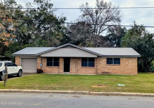 2706 N Martin Street, Pascagoula, MS 39581