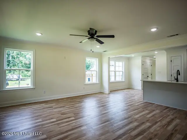 102 Autumwood Cove, Batesville, MS 38606 - #3