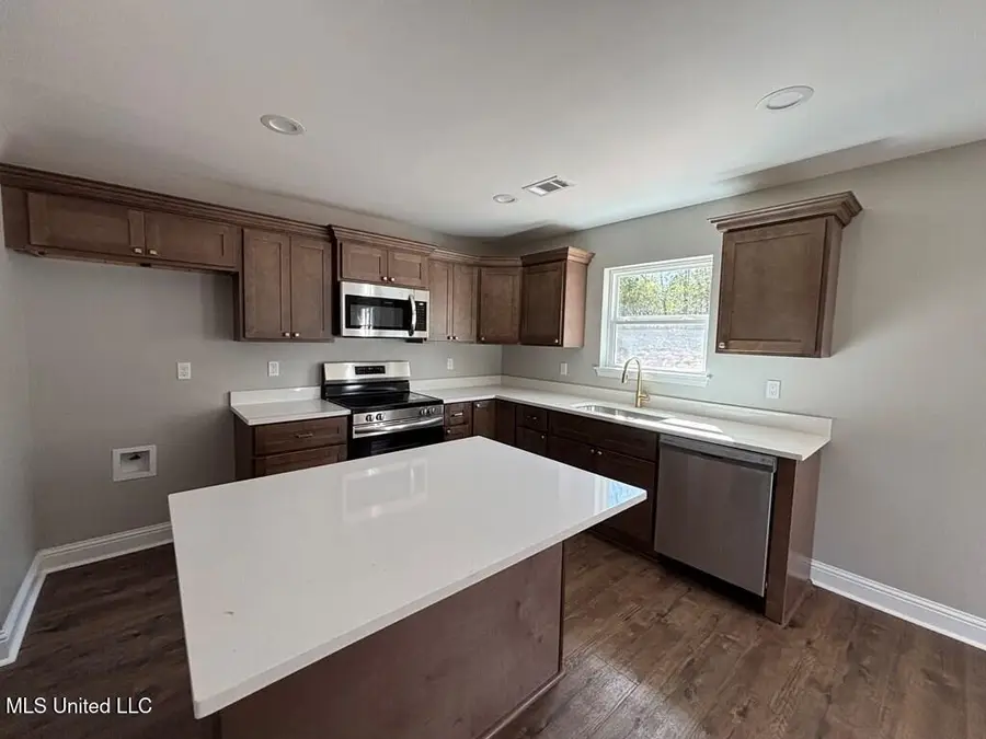 426 Violet Street, Kiln, MS 39556 - Image #3