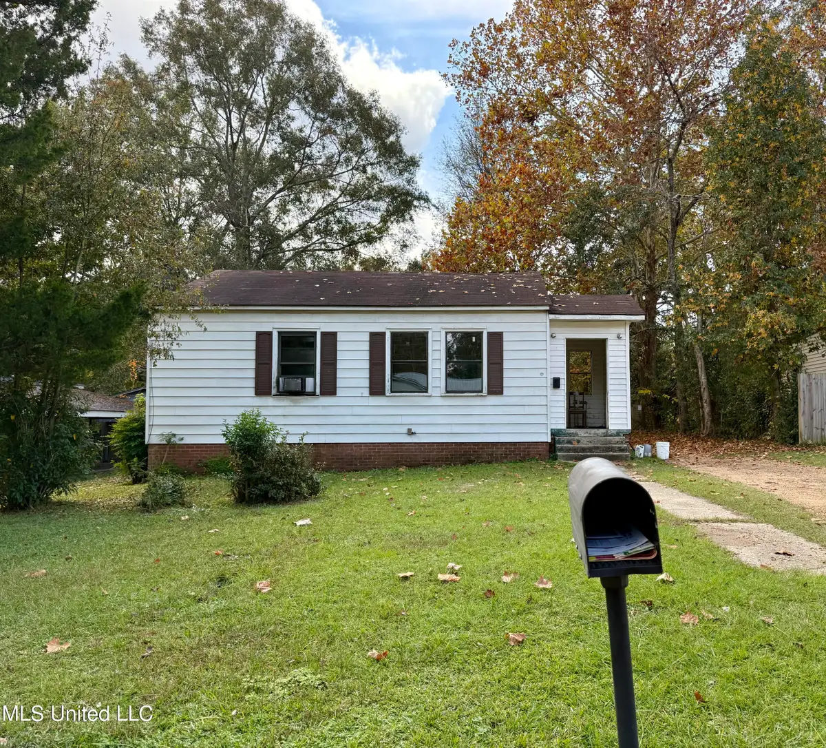 235 Rogers Circle, Brookhaven, MS 39601 - Image #1