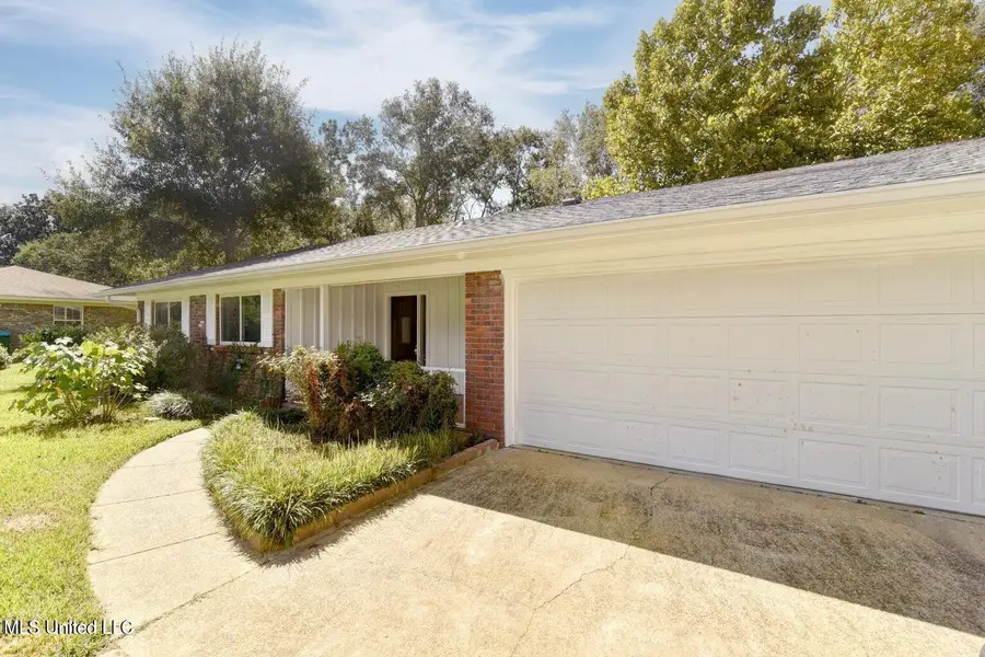 15299 Oakwood Court, Gulfport, MS 39503 - Image #2