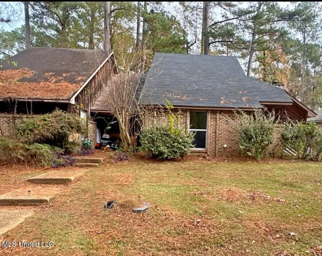 111 N Bent Creek Circle, Brandon, MS 39047 - Image #1