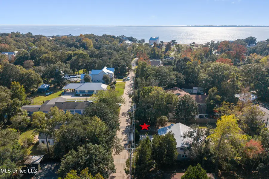 517 Martin Avenue, Ocean Springs, MS 39564 - Image #2