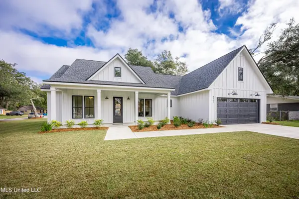 6345 Langland Drive, Ocean Springs, MS 39564