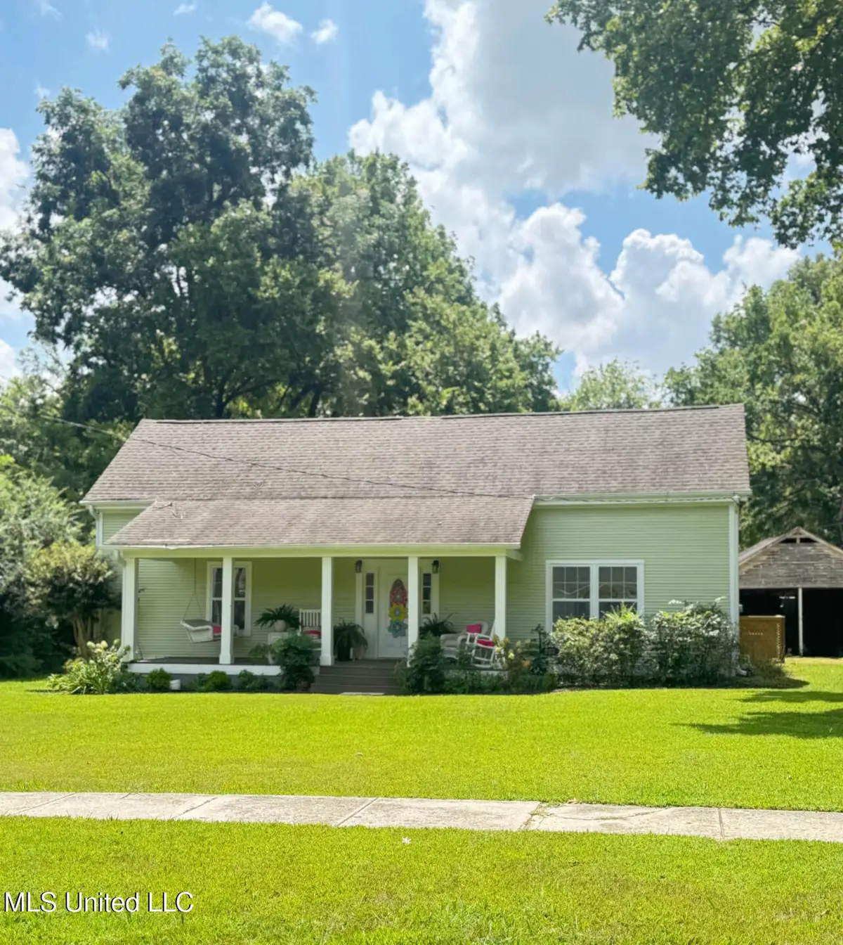 203 E Tate Street, Senatobia, MS 38668 - Image #1