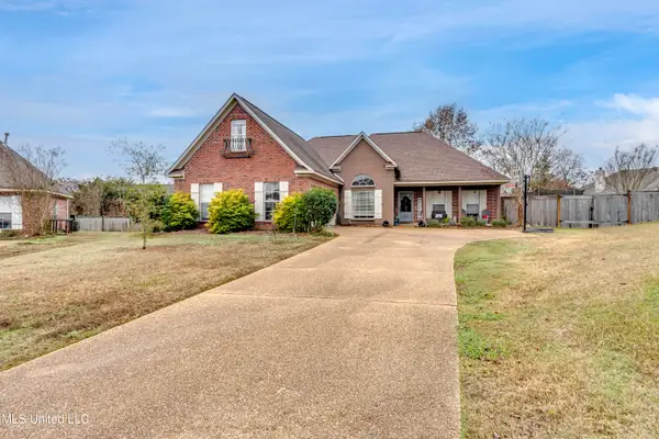 211 Crown Pointe Circle, Pearl, MS 39208