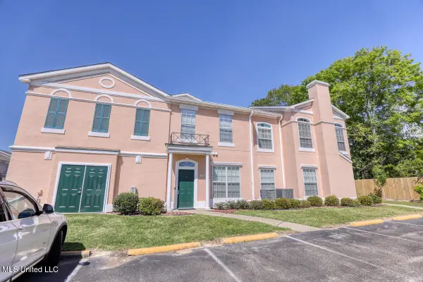 2252 Beach Drive, Gulfport, MS 39507