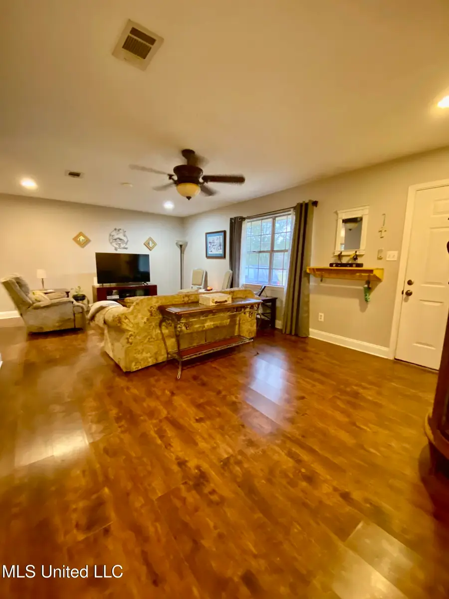 2112 Crestwood Drive, Picayune, MS 39466 - Image #2