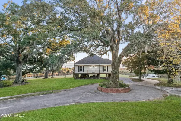 2100 Soundview Drive, Gautier, MS 39553