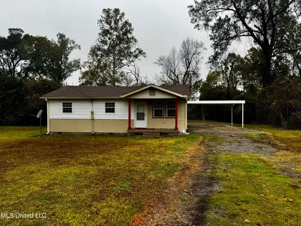 8 Oak Lane, Natchez, MS 39120